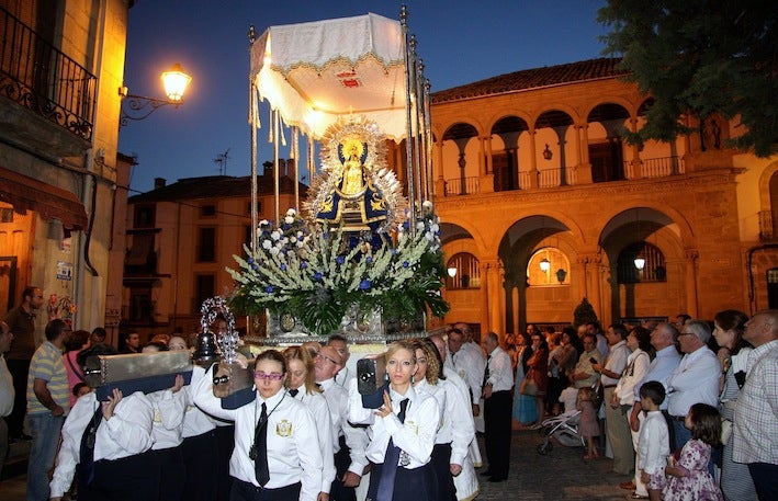 Procesión de la Virgen de Guadalupe tras 400 años bajo su patronazgo