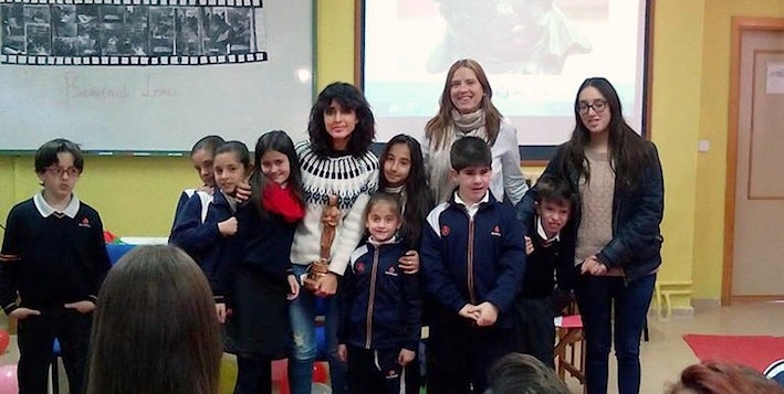 La actriz Inma Cuesta mantuvo un encuentro con alumnos de integración de Salesianos