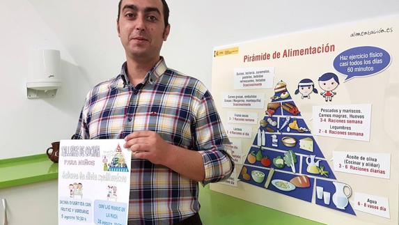 Javier Gámez presentó los cursos.