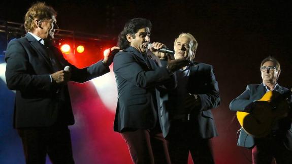 Actuación del grupo Ecos del Rocío.