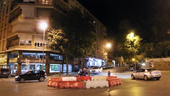 Rotonda provisional en el cruce del Hospital de Santiago.