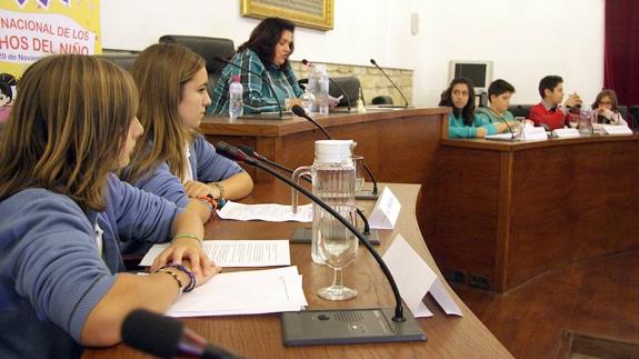 Un pleno infantil celebrado el pasado año.