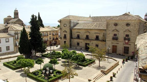 Vista del Ayuntamiento de Úbeda.