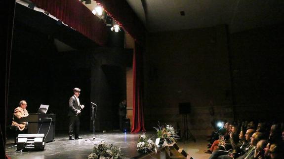 El tenor José Antonio Peñas y Manuel Herrera Moya al piano.