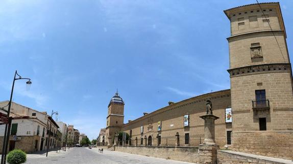 La devolución se realiza en la taquilla del Hospital de Santiago.