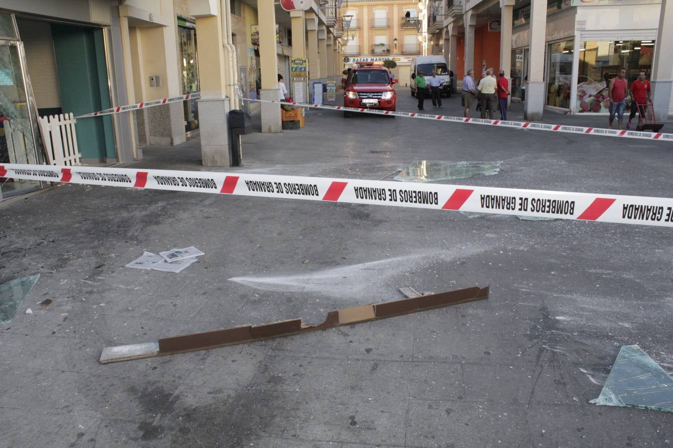 Una explosión de gas destroza una cafetería en el centro de Maracena