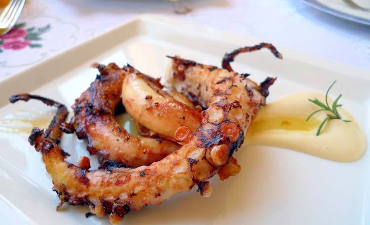 Plato principal (Pulpo a la plancha). 