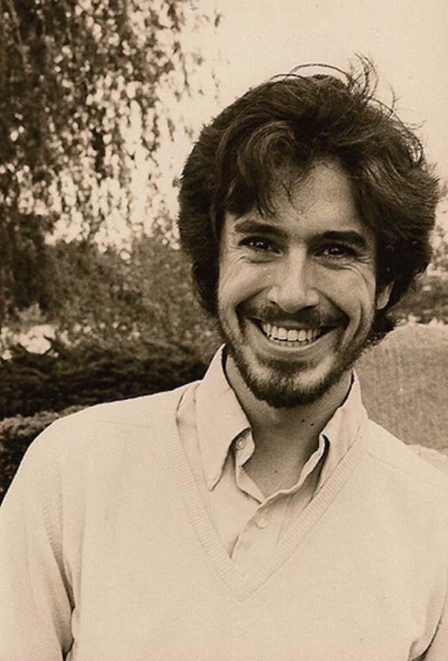 Stephen Colbert en la Universidad. (1984). 