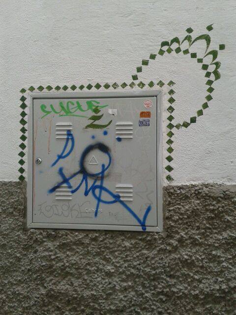 Nuevos grafitis en el Arco de las Pesas y Plaza Larga