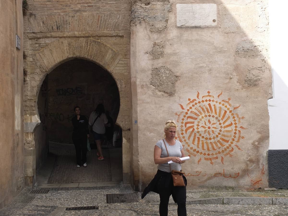 Nuevos grafitis en el Arco de las Pesas y Plaza Larga