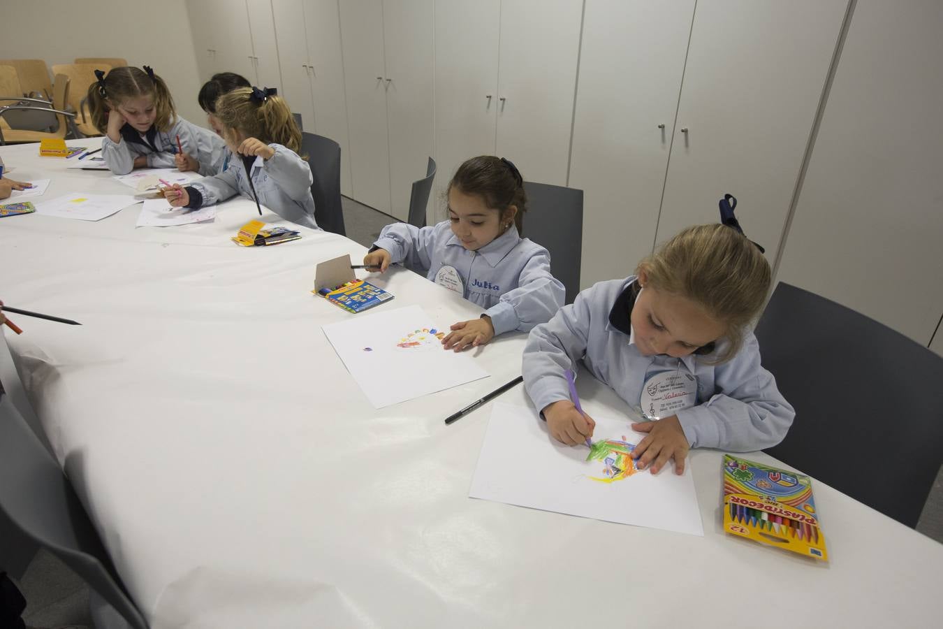 Pintura y dibujo infantil sobre Sanidad Militar