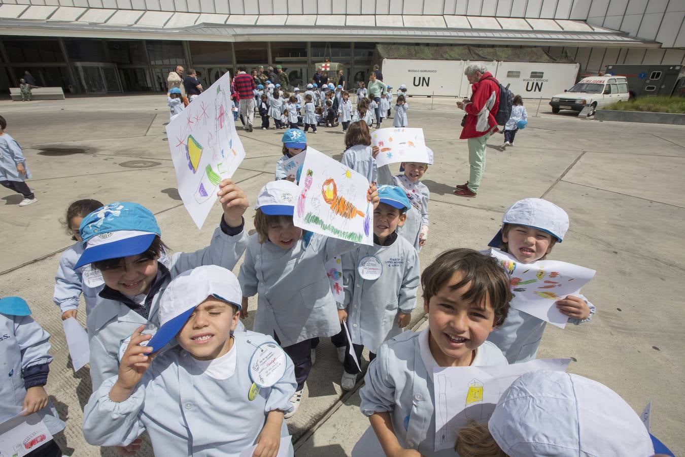 Pintura y dibujo infantil sobre Sanidad Militar