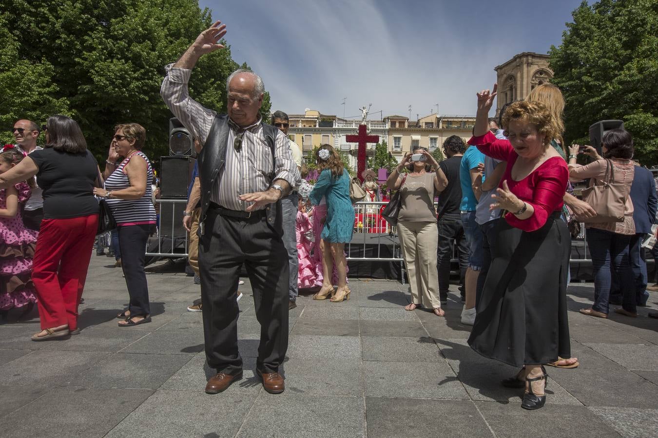 Calor y color en el Día de la Cruz