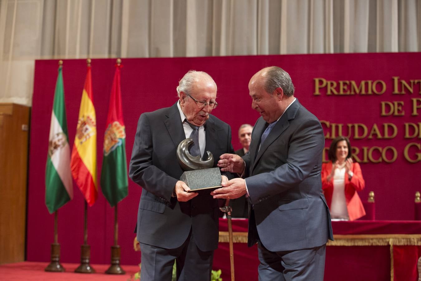 Guillén reivindica el &quot;tono elegíaco&quot; de la poesía, que se alimenta del &quot;tiempo&quot;