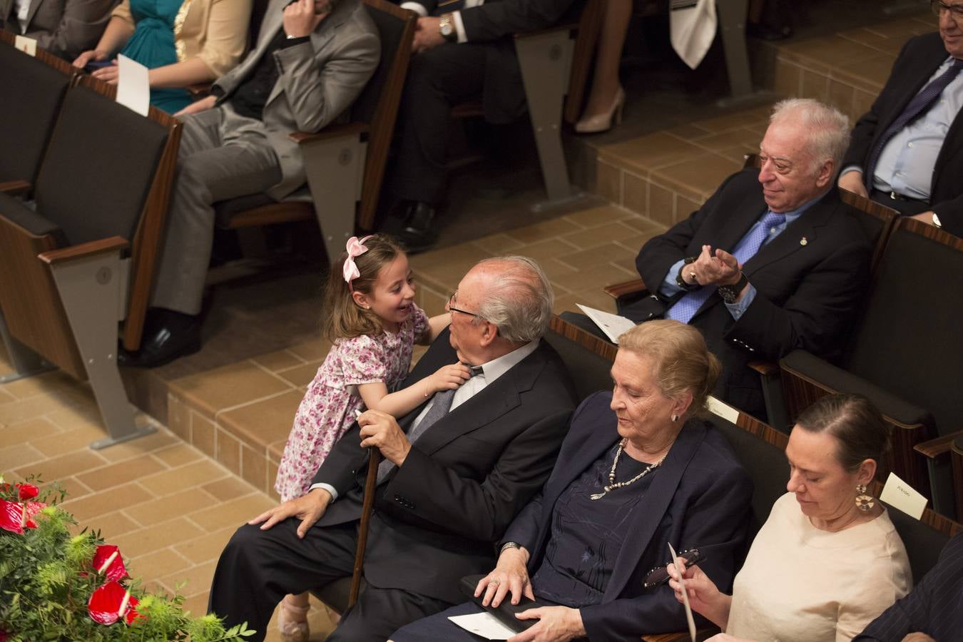 Guillén reivindica el &quot;tono elegíaco&quot; de la poesía, que se alimenta del &quot;tiempo&quot;