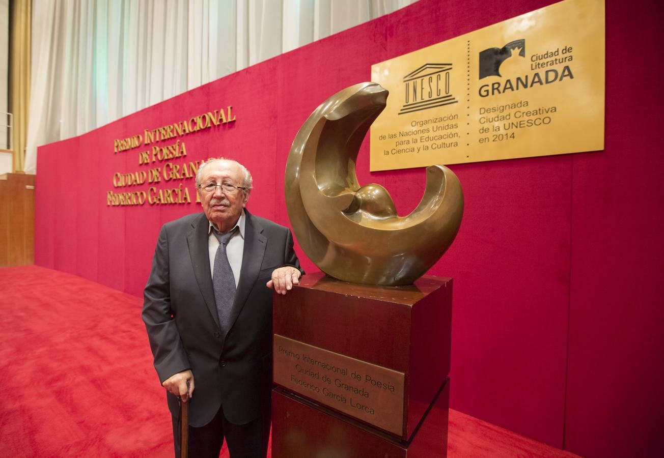 Guillén reivindica el &quot;tono elegíaco&quot; de la poesía, que se alimenta del &quot;tiempo&quot;