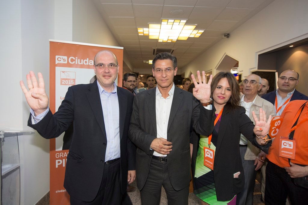 Luis Salvador: &quot;Estamos abiertos a todas las posibilidades&quot;