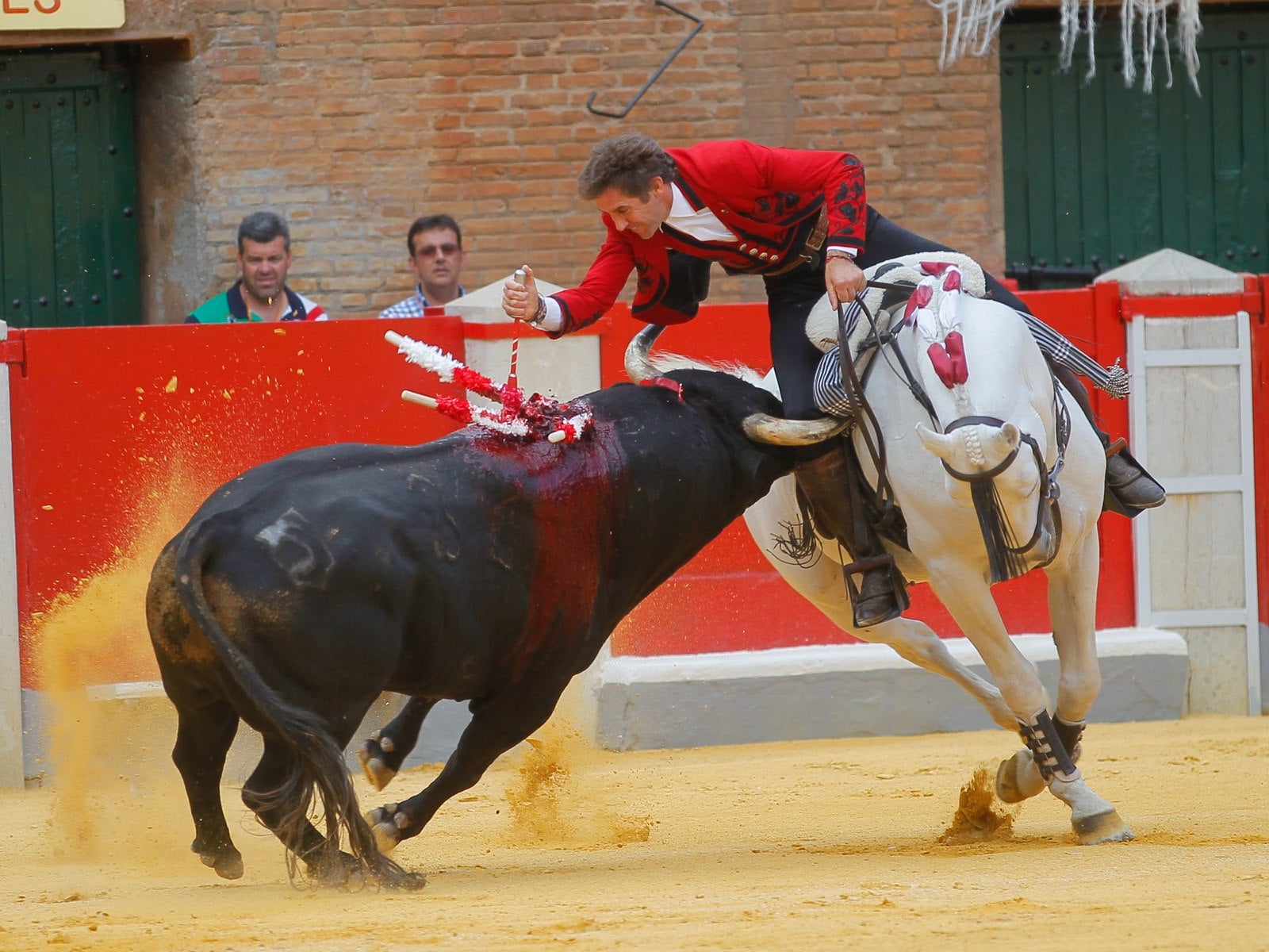 Hermoso de Mendoza pone el broche triunfal a la feria del Corpus de Granada