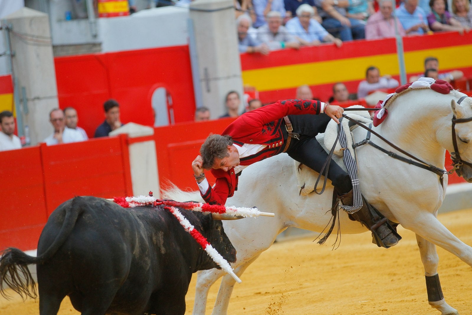 Hermoso de Mendoza pone el broche triunfal a la feria del Corpus de Granada