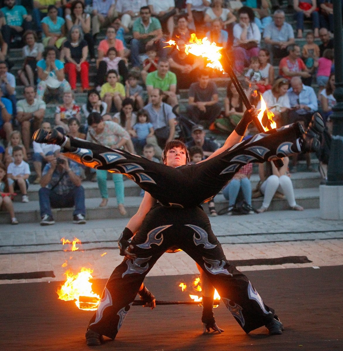 Espectáculo de fuego en el Festival de Extensión