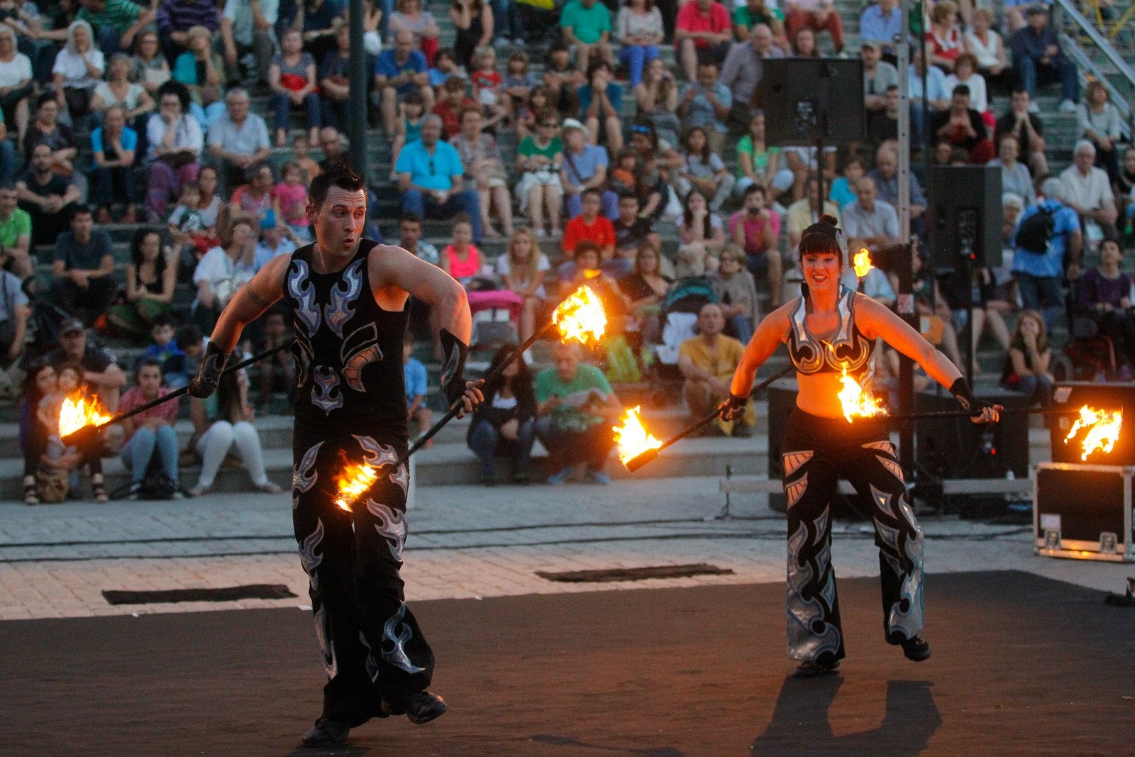 Espectáculo de fuego en el Festival de Extensión