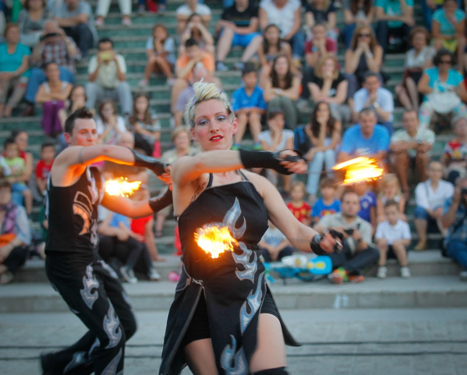 Espectáculo de fuego en el Festival de Extensión