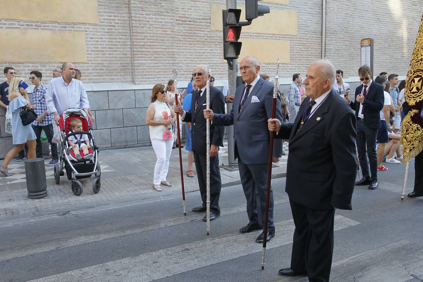 La Virgen del Rosario vuelve a &#039;su&#039; Carrera del Darro