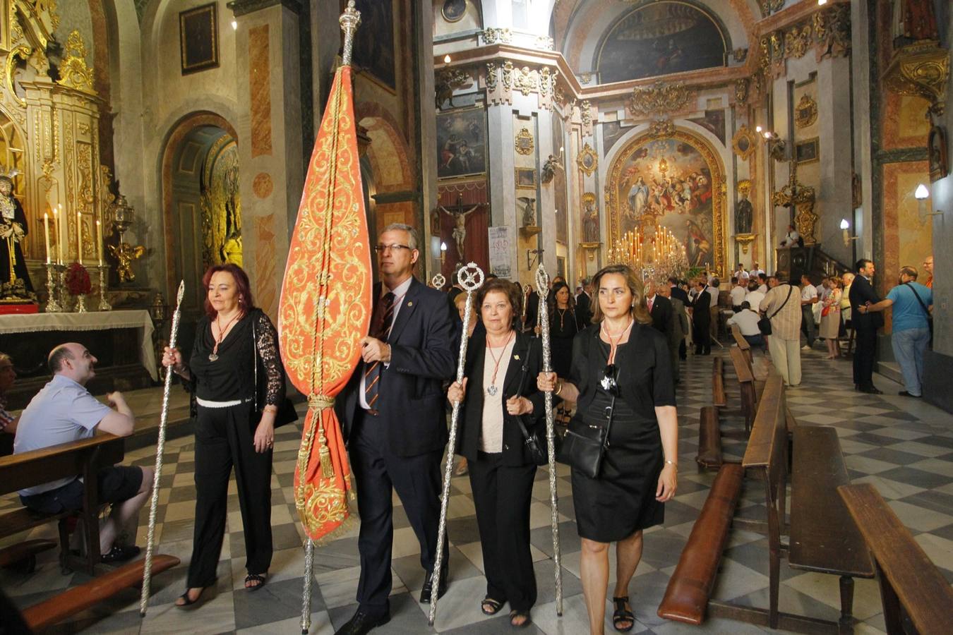 La Virgen del Rosario vuelve a &#039;su&#039; Carrera del Darro