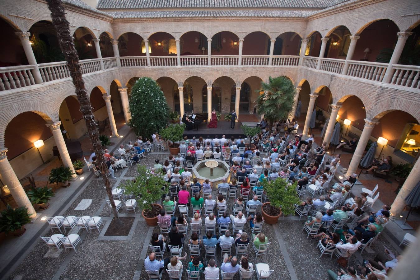 Ópera y zarzuela en el claustro del Santa Paula