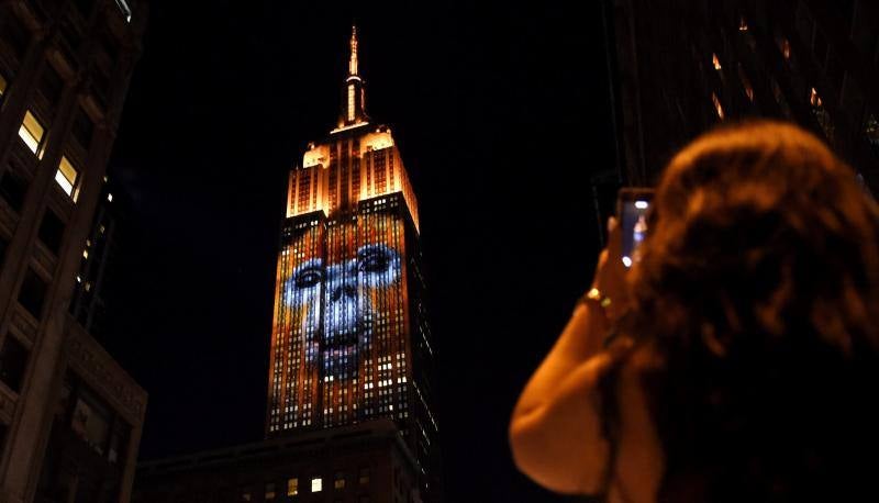 El Empire State brilla proyectando imágenes de animales en peligro de extinción