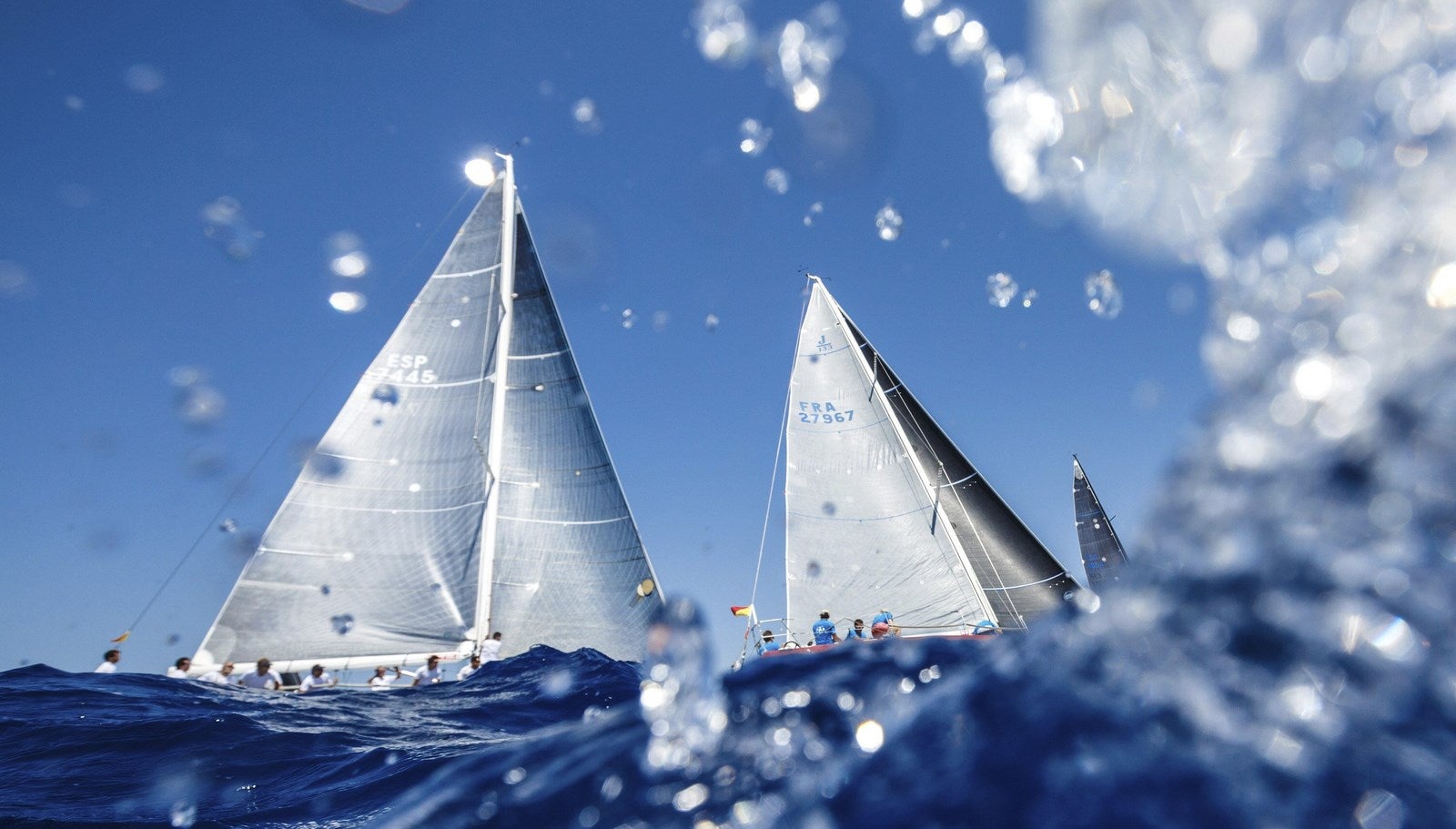 Fotografía facilitada por Copa del Rey Mapfre del comienzo de la primera jornada de regatas de la clase BMW que ha tenido lugar en la Bahía de Palma.