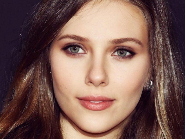 Scarlett Johansson y Elizabeth Olsen. 