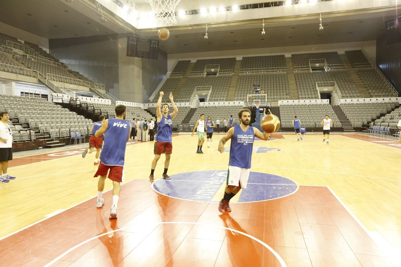 El balón ya bota en el Palacio