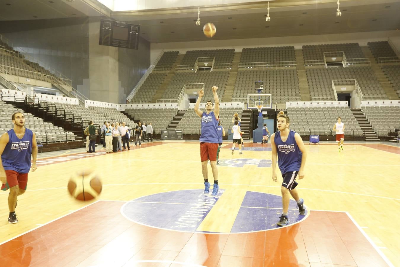 El balón ya bota en el Palacio