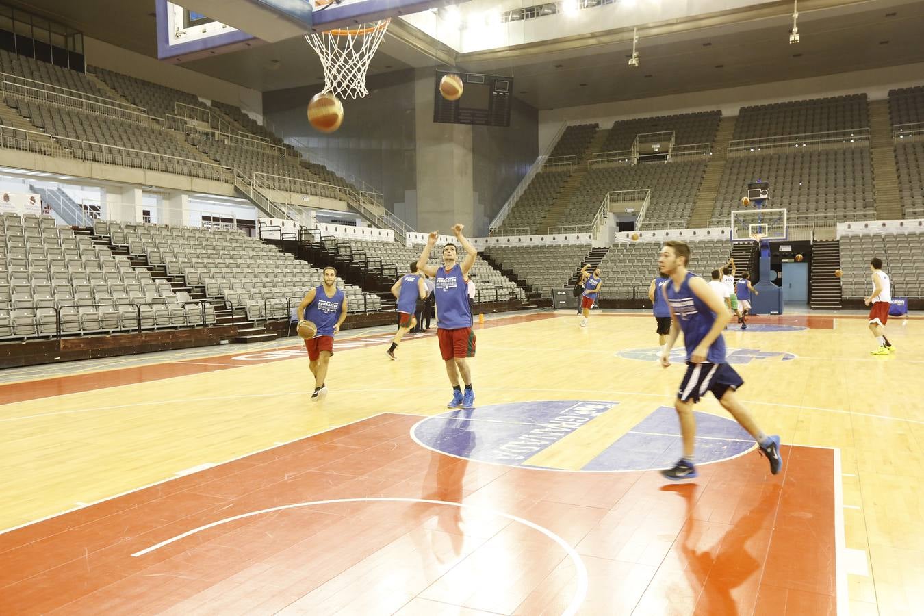 El balón ya bota en el Palacio