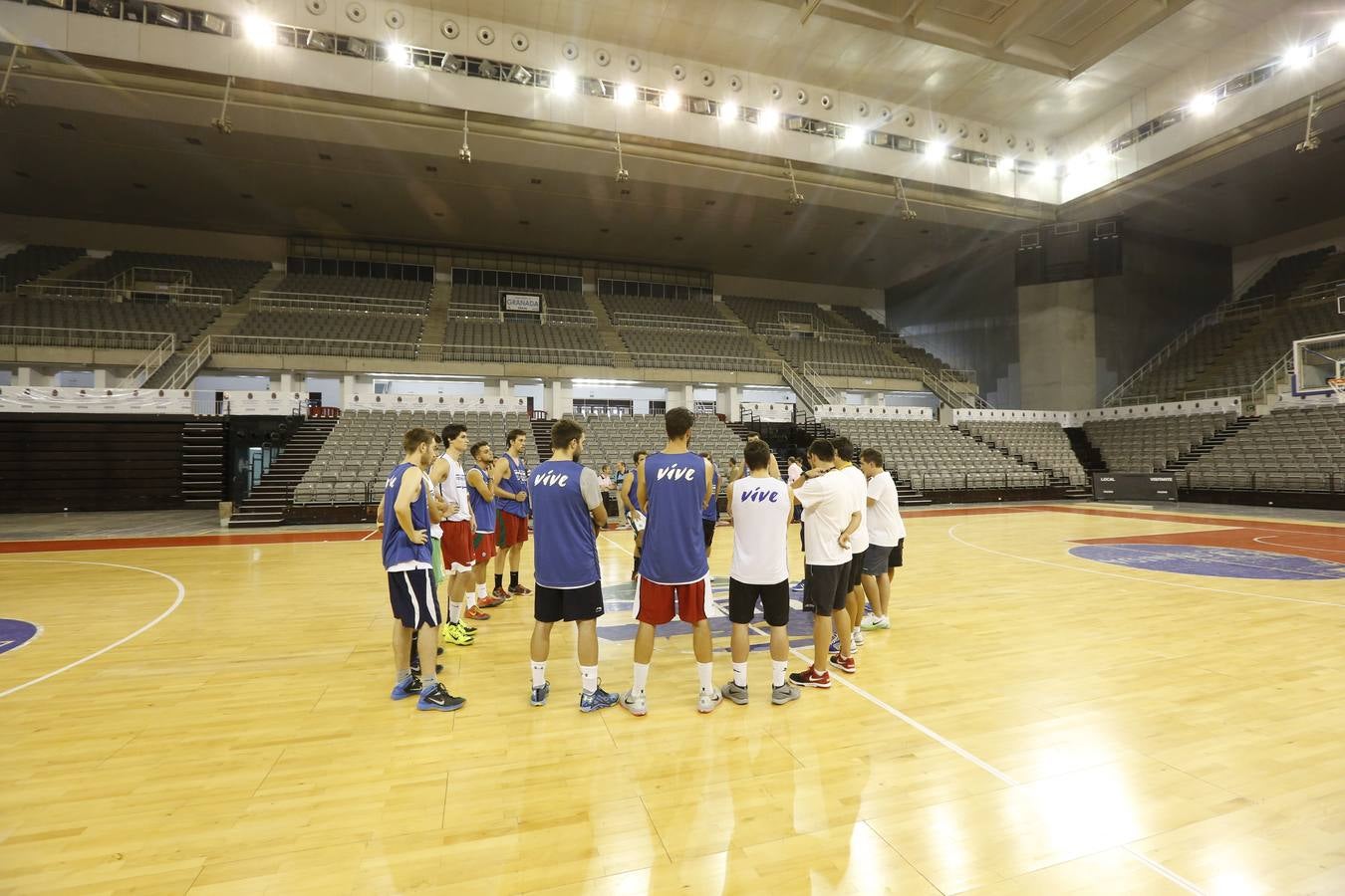 El balón ya bota en el Palacio
