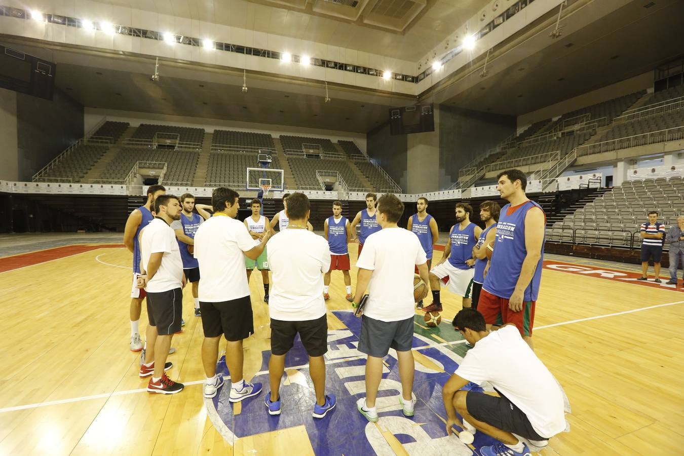 El balón ya bota en el Palacio