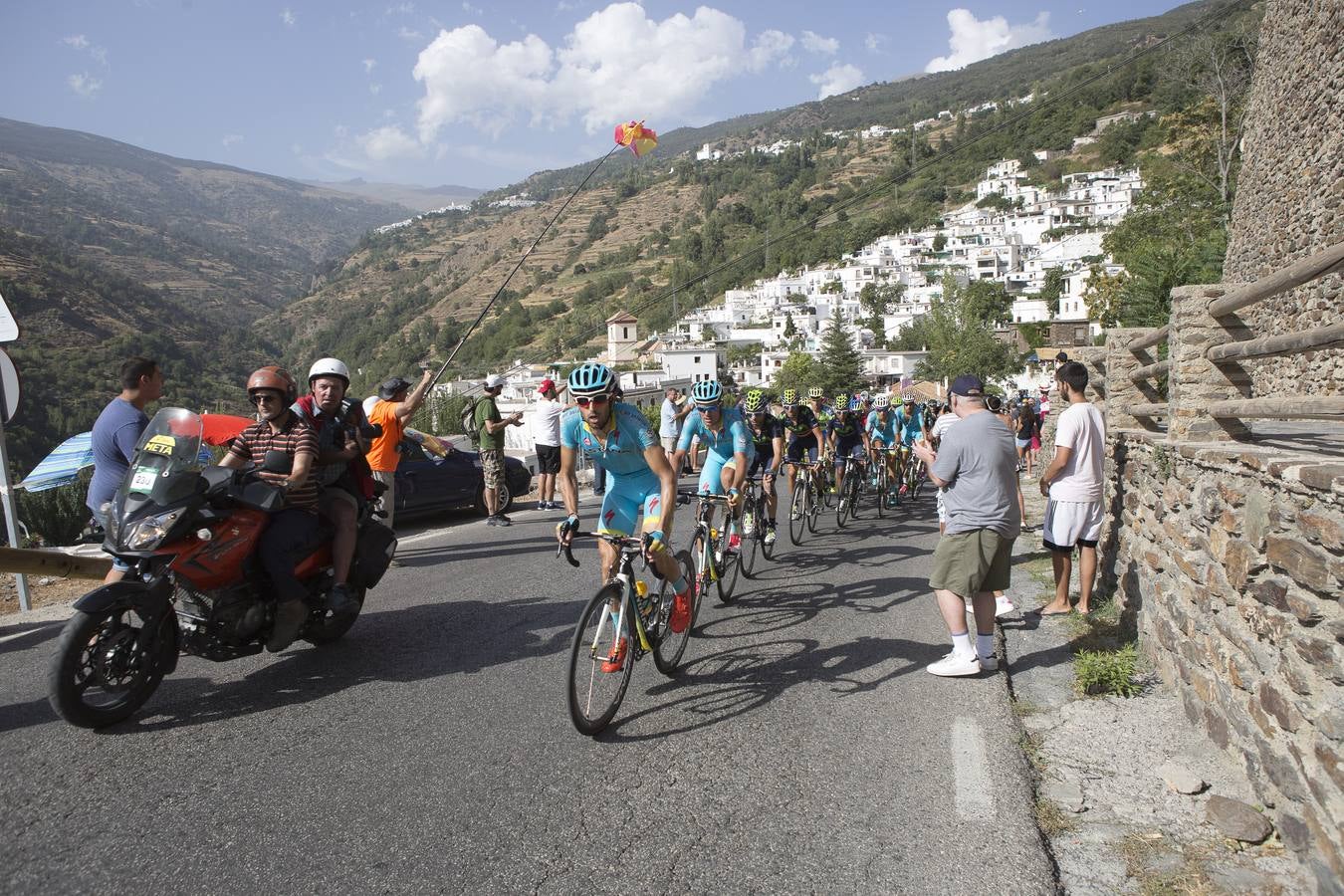 La Vuelta se recrea en la Alpujarra
