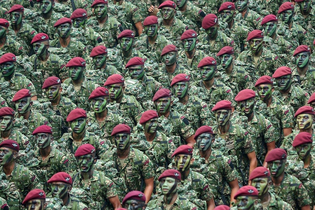 Desfile militar en  Malasia durante las celebraciones del Día Nacional en la Plaza de la Independencia en Kuala Lumpur.