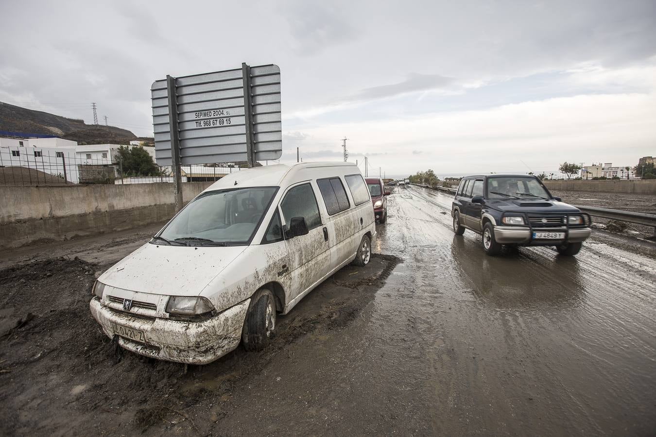 Los invernaderos de Albuñol quedan anegados por la lluvia