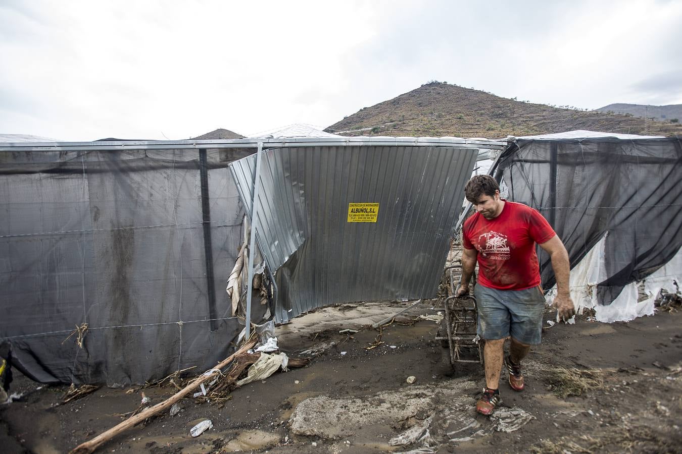 Los invernaderos de Albuñol quedan anegados por la lluvia
