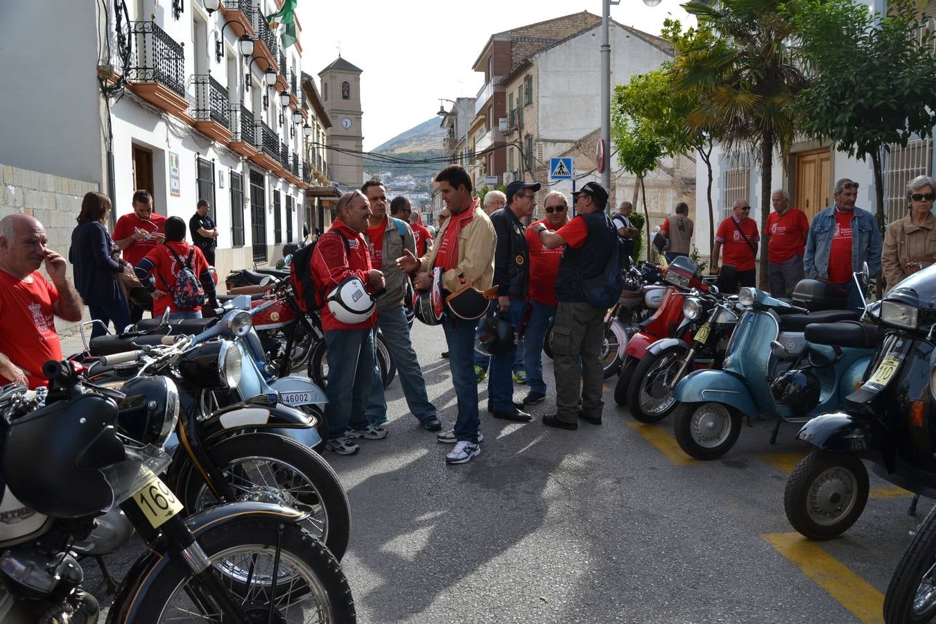 Salida de la XVIII Concentración de Motos Clásicas de Pinos Puente