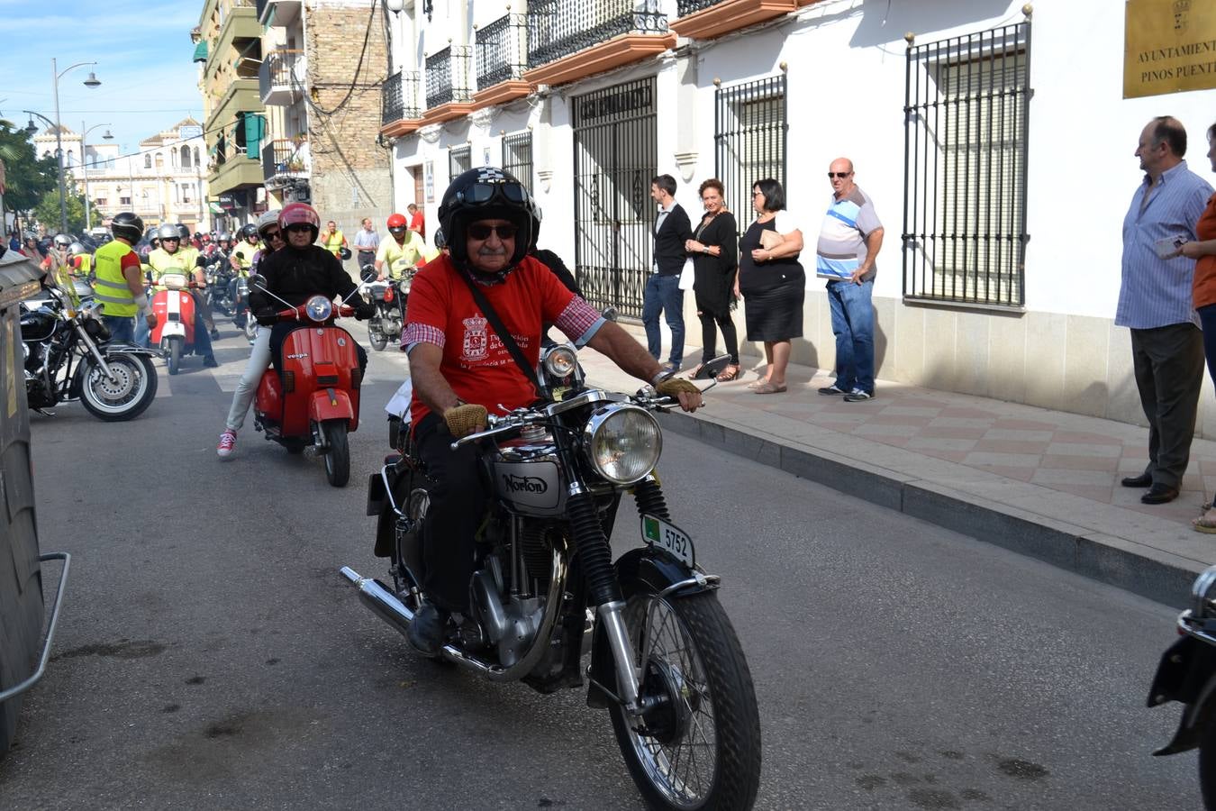 Salida de la XVIII Concentración de Motos Clásicas de Pinos Puente