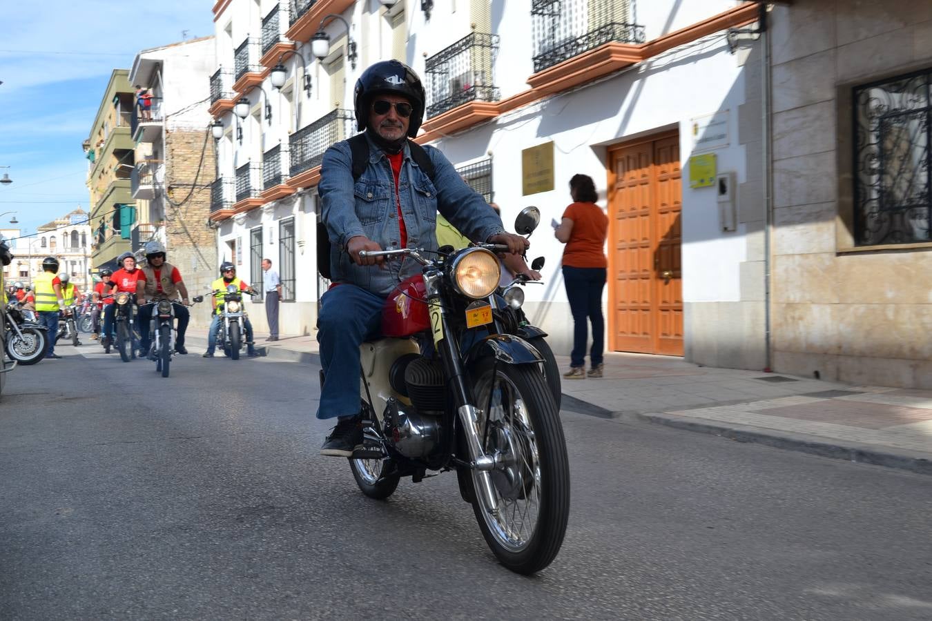 Salida de la XVIII Concentración de Motos Clásicas de Pinos Puente