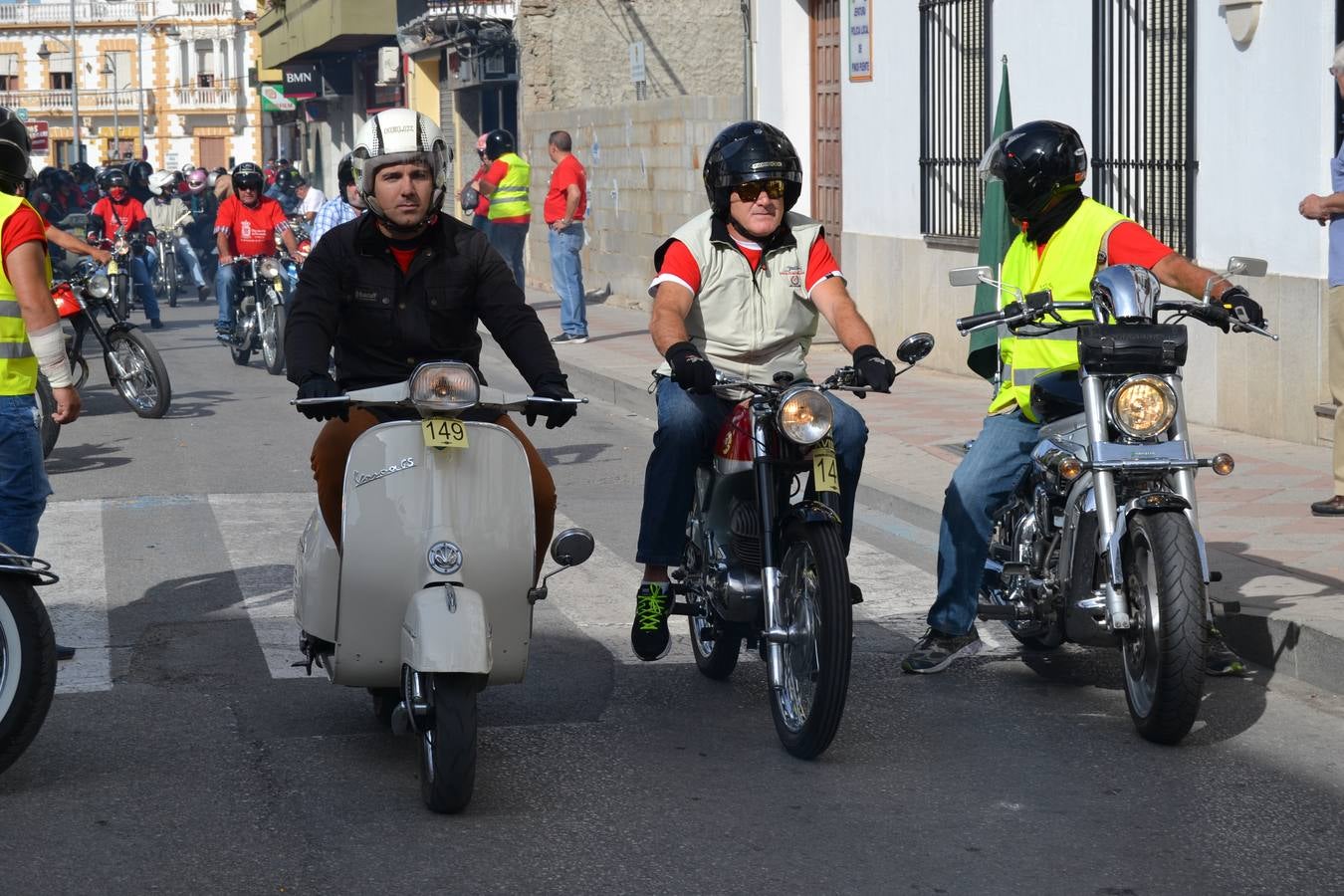 Salida de la XVIII Concentración de Motos Clásicas de Pinos Puente