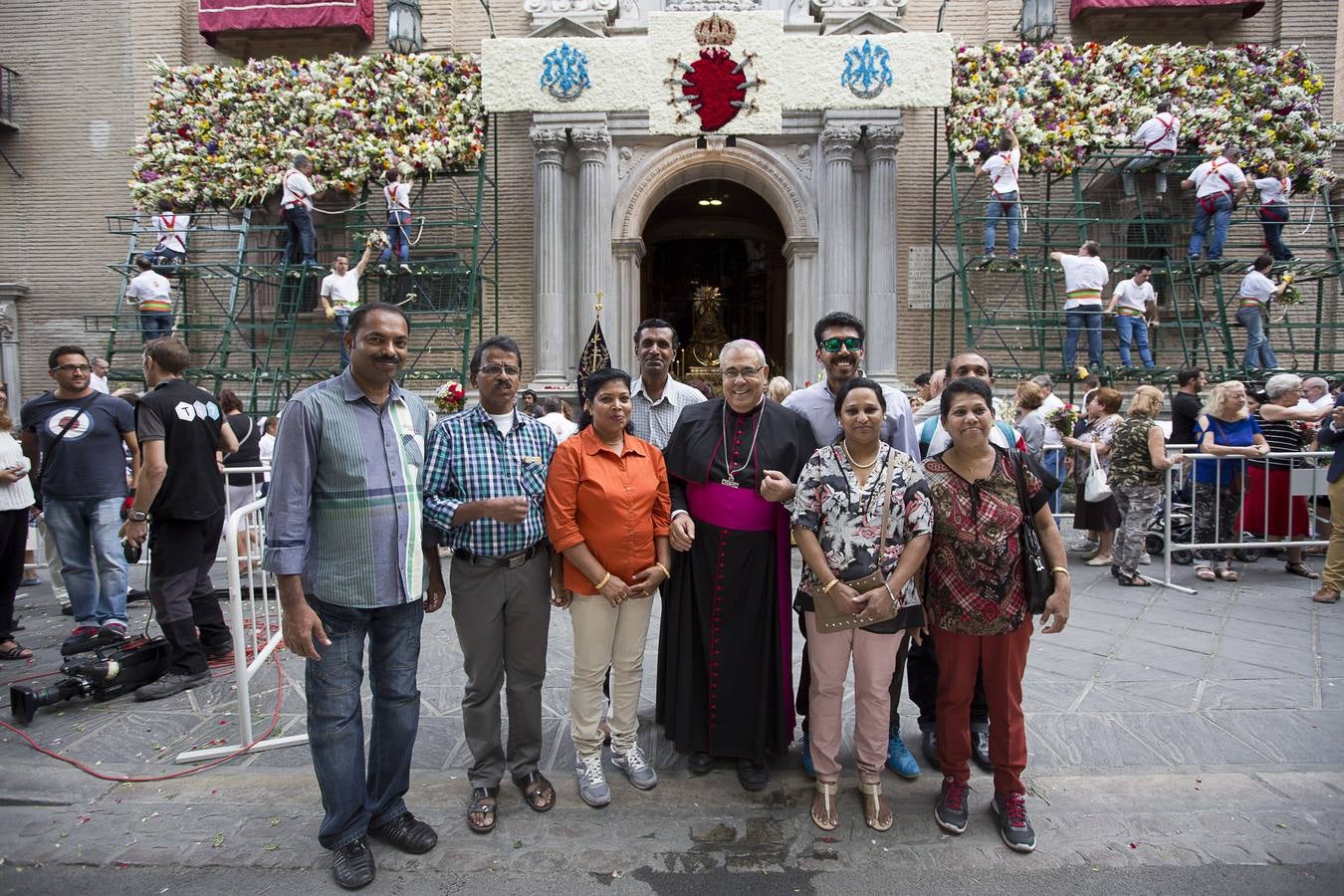 Ofrenda floral a la Virgen de las Angustias