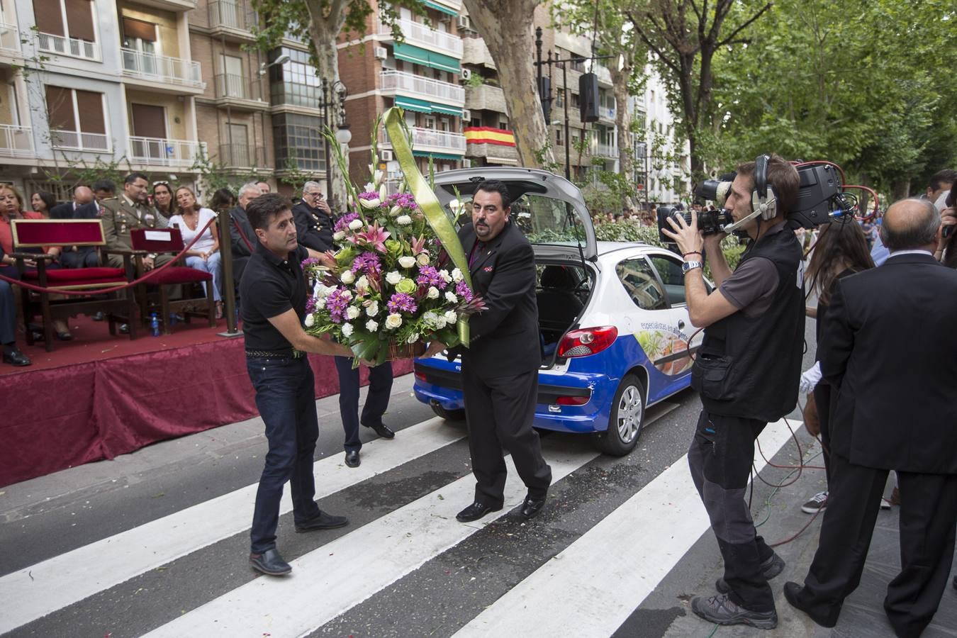 Ofrenda floral a la Virgen de las Angustias