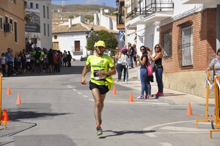 Larrocha y Esther Sánchez ganan la Sagra Sky Race