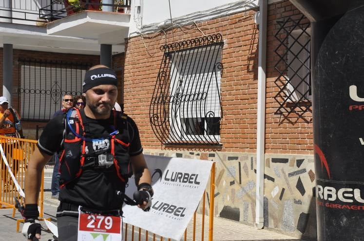 Larrocha y Esther Sánchez ganan la Sagra Sky Race