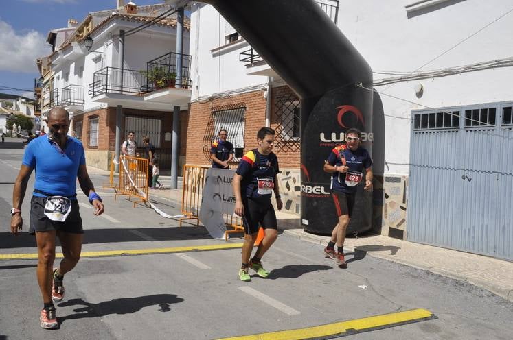 Larrocha y Esther Sánchez ganan la Sagra Sky Race